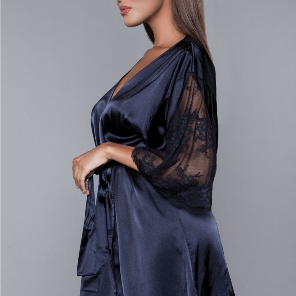 Grace Robe - Picture 2 of 3